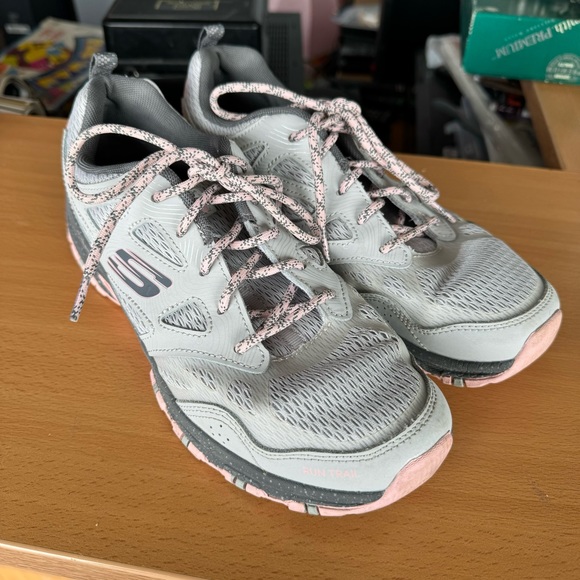 Skechers Trail Shoes - Picture 2 of 10